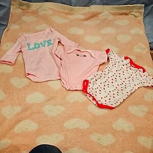 F  girls pink preemie onesies snap unbranded never worn Pristine Condition